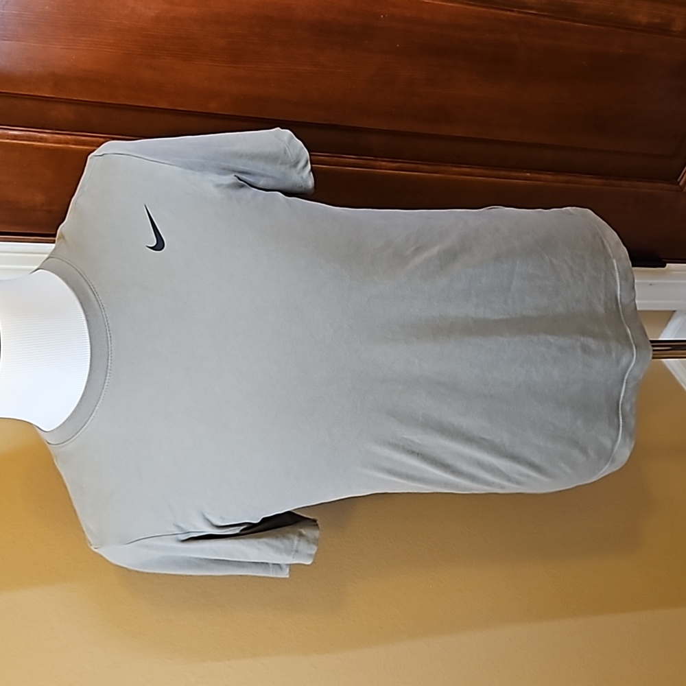 NIKE SHIRT THE TEE DRI-FIT S SMALL TAN ATHLETIC t-shit Sportswear